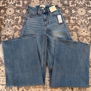 Women's High-Rise Wide Leg Jeans - Universal Thread™ Vintage Medium Wash - NEW